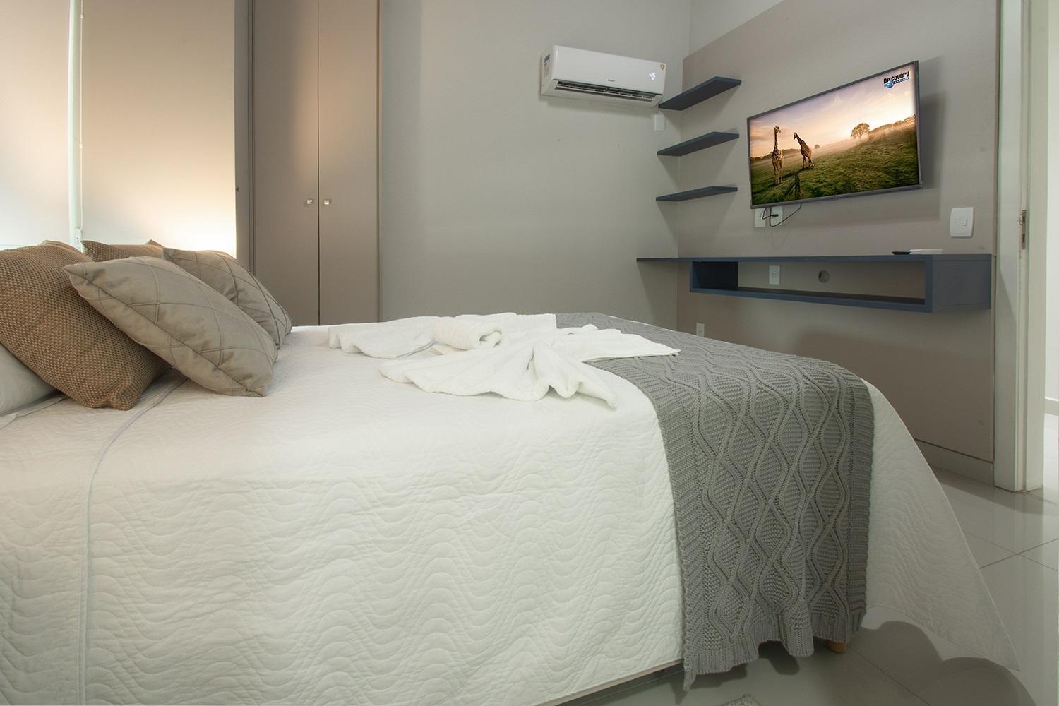 Pousada Praia Joao Fernandes Armacao dos Buzios Exterior photo A bedroom with a television